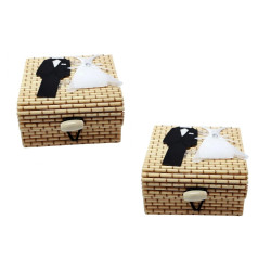 Caja de madera mimbre novios (7x7 cm.)